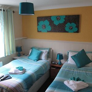 Zimmer mit zwei Einzelbetten